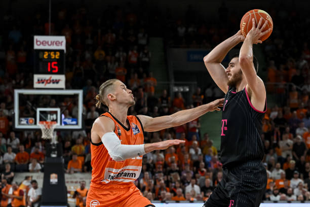 冈萨雷斯 冈萨雷斯